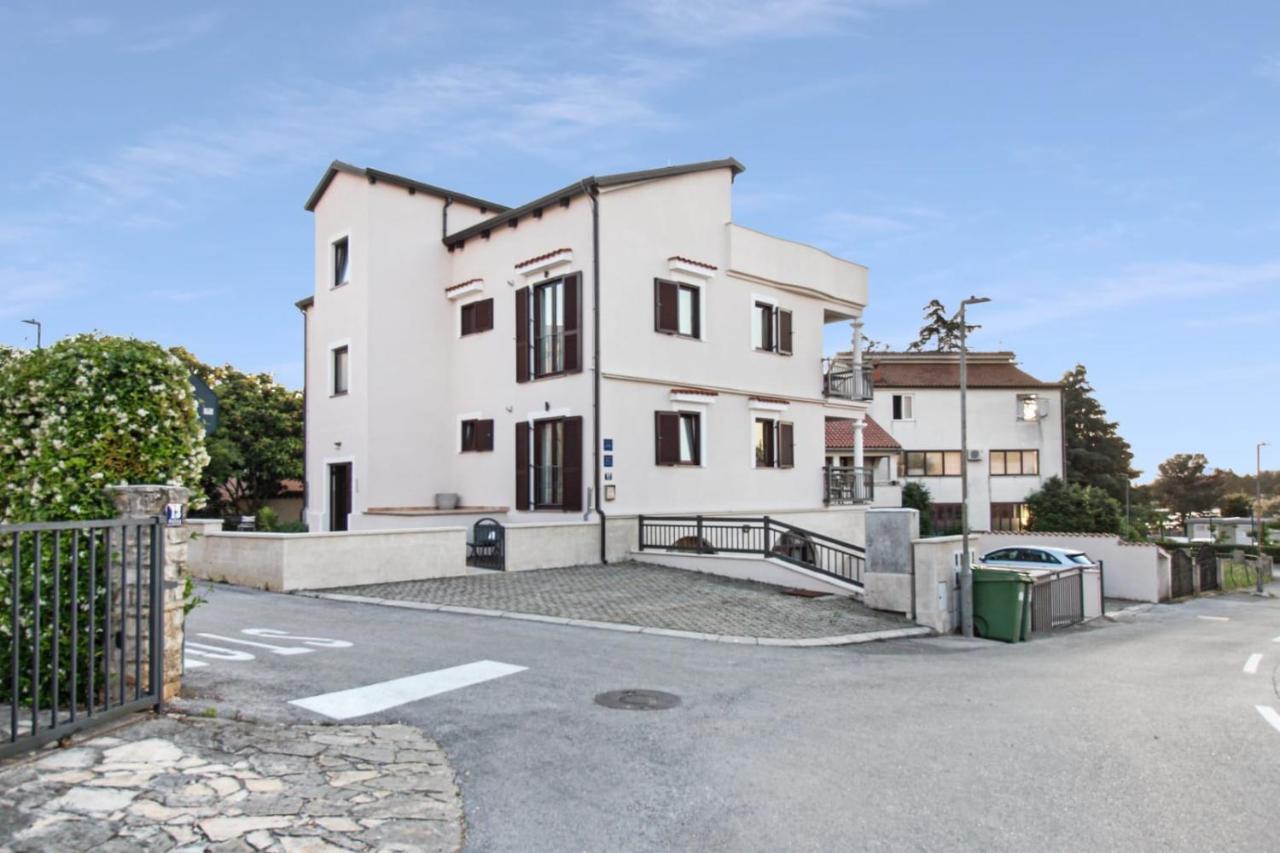 Apartments Villa Alba II ポレッチ エクステリア 写真